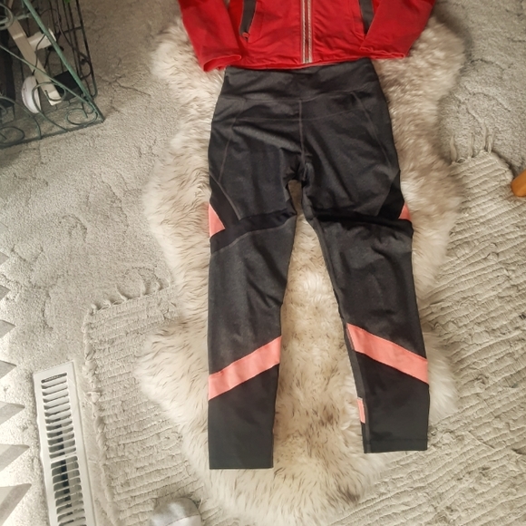 Calvin Klein Yoga Pants - Picture 1 of 3